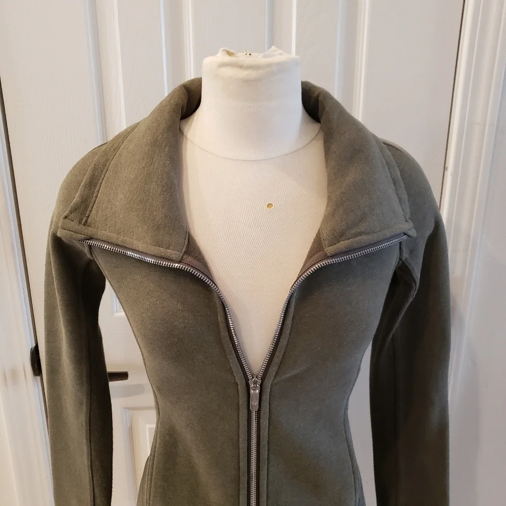 Lululemon Radiant Jacket II Heathered Fatigue Green
